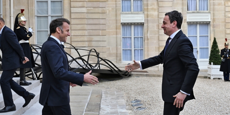 “Diskutim rreth 2 orësh”, Kurti: Nga Macron kërkova mbështetje për integrimin e Kosovës në BE