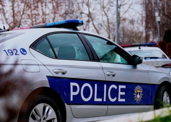 Tri vetura me targa të Serbisë kapen duke hyrë ilegalisht në Kosovë
