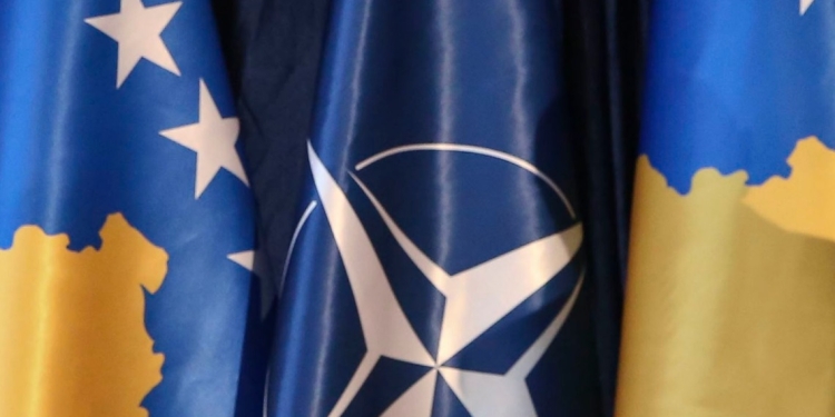 Raporti vjetor i NATO-s: Dialogu Prishtinë-Beograd kyç për ndërtimin e paqes në rajon