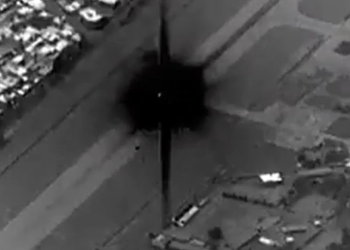 SHBA bombardon pranë Hormuzit/ Goditi objektet ushtarake