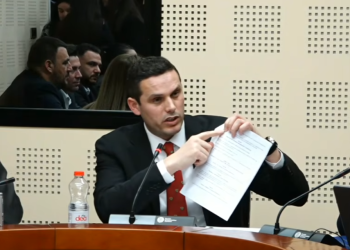 Miratohen kushtetuese për presidentin