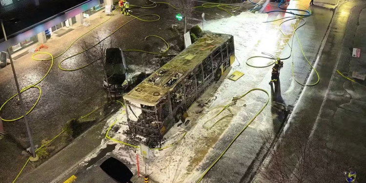 “Akt vetëvrasje” – Dalin detaje të reja nga zjarri tragjik në autobusin në Zvicër