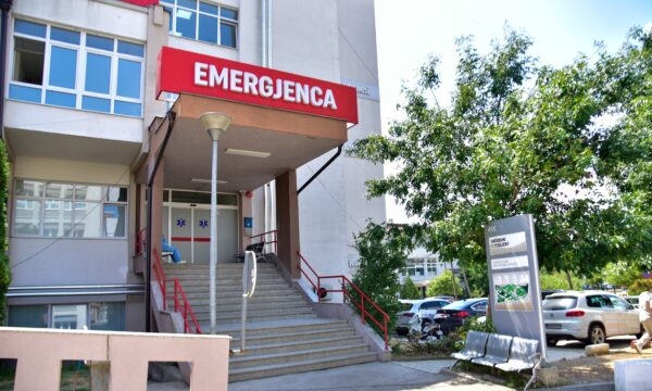 Nënshkruhet kontrata për ndërtimin e Qendrës Emergjente në QKUK, thuhet se do të përfundojë brenda 30 muajsh