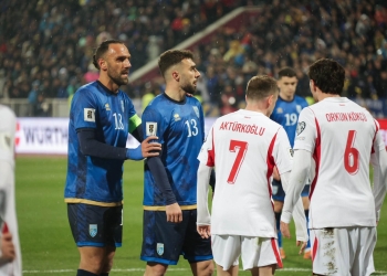 ‘The Guardian’ shkruan për humbjen e Kosovës: Pavarësisht zbehjes së ëndrrës, shteti s’u ndie kurrë më i gjallë