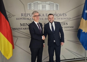 Ambasadori gjerman takohet me Maqedoncin, përmend ndihmë 3 milionëshe nga Gjermania për 5 projekte për FSK-në