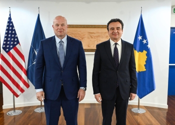 Whitaker shkruan për takimin me Kurtin, e potencon përkushtimin e Kosovës për të blerë “artikuj” të mbrojtjes nga SHBA