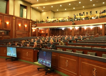 Rinis seanca, Haxhiu i bën thirrje opozitës të marrë pjesë në votim