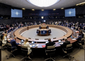 Komandanti i KFOR-it falënderon aleatët në NATO që po mbështesin sigurinë në Kosovë