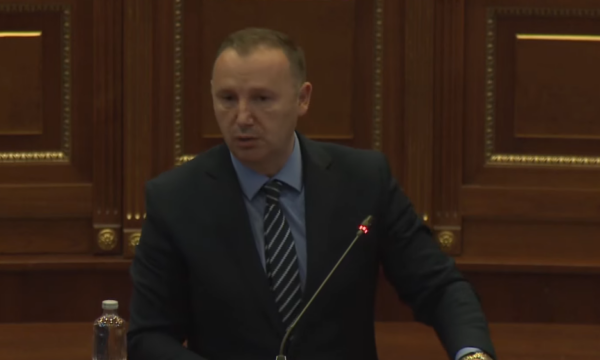 Zemaj- Kurtit: Pse e ki financu librin e Shkëlzen Gashit?
