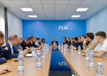PDK paralajmëron mobilizim në mbrojtje të Kushtetutës