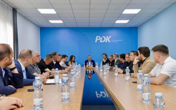 PDK paralajmëron mobilizim në mbrojtje të Kushtetutës