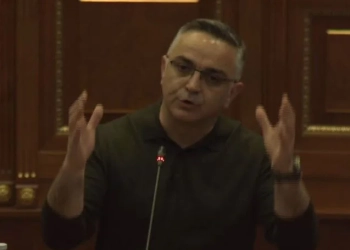 Tahiri shpërthen ndaj VV-së: Cila është urgjenca për këto projektligje? Po përgatiteni për zgjedhje