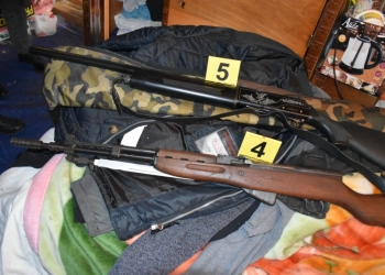 Videoja e “fundosi” – Donat Saraçi kapet me armë të gjatë në Vushtrri