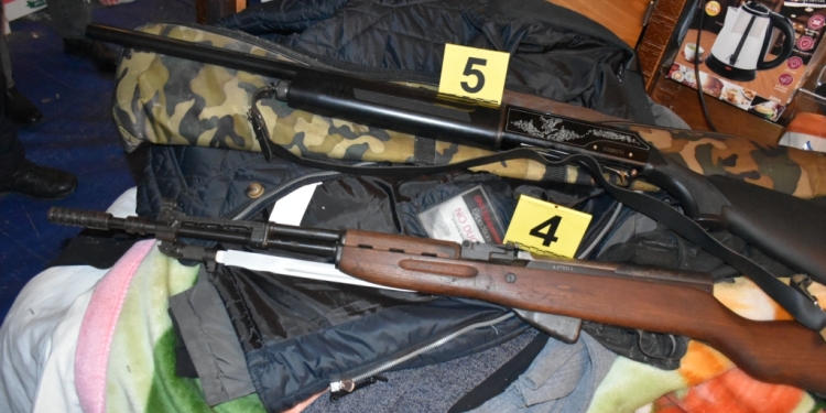 Videoja e “fundosi” – Donat Saraçi kapet me armë të gjatë në Vushtrri