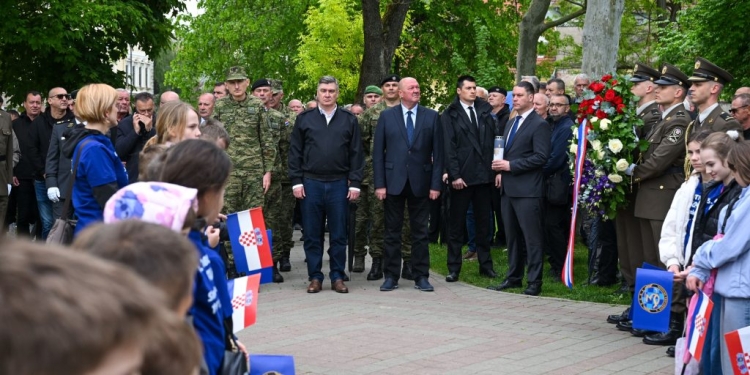 Milanoviq i quan marrëzira deklarimet serbe se Kroacia, Shqipëria e Kosova po përgatiten ta sulmojnë Serbinë