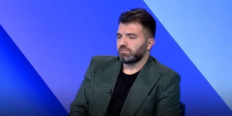 Sadiku: Tentativa e Kurtit duket të jetë – ose ta çojë vendin në zgjedhje, ose të hyjë në koalicion me PDK-në
