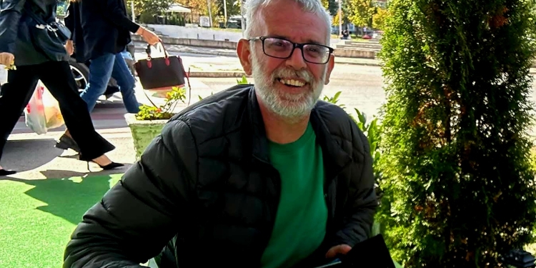 Kritikë për shfaqjen “Gërrdia” Shfaqja “Gërrdia”, me regji dhe tekst nga Astrit Kabashi, ishte një përjetim i jashtëzakonshëm artistik