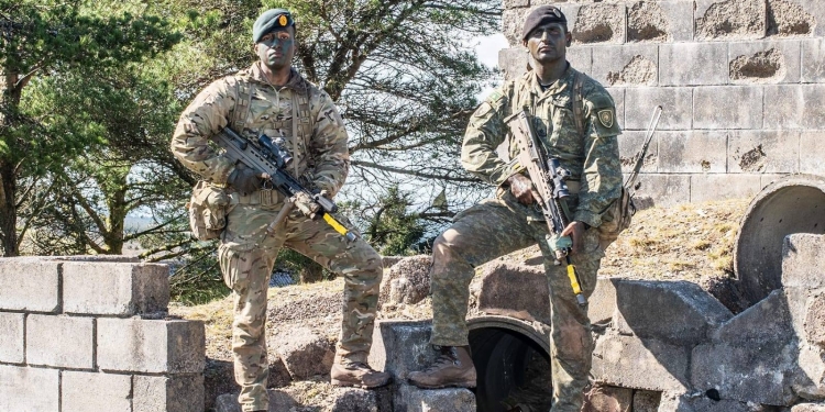 Oficeri i FSK-së përfundon me sukses trajnimin e këmbësorisë në Britani, vlerësohet me mirënjohje