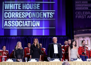 Të shtënat në darkën e Donald Trump me gazetarët, i dyshuari me thika dhe armë zjarri – çfarë dihet deri tash