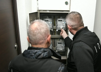 Skandali me njehsorë elektrikë, ZRRE del me njoftim: Çdo konsumator i prekur do të kompensohet plotësisht