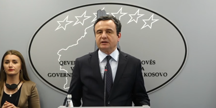 Kurti: Opozita thurnin vargje për Feride Rushitin, sot s’marrin mundin të vijnë në seancë