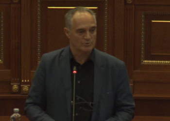 Hasani: Ekspozita me pasaktësi për masakrat s’është gabim, por version i qëllimshëm i UDB-së, autorët të mbahen përgjegjës