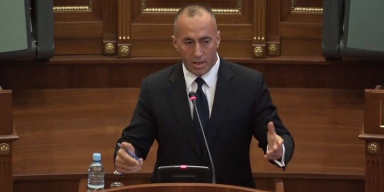 Haradinaj godet Kurtin: Ti shpenzon pare, ushqen zagarë, me fy shqiptarë