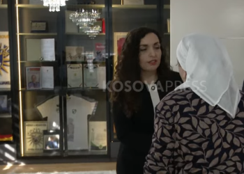 “Lum Kosova që ka pas djem si Afrimi”, Vjosa Osmani shkon në familjen e heroit Bunjakut pas vendimit