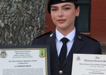 Sukses i madh për Ermona Meshi – nderohet me “United States Diplomatic Medal” pas diplomimit në SHBA