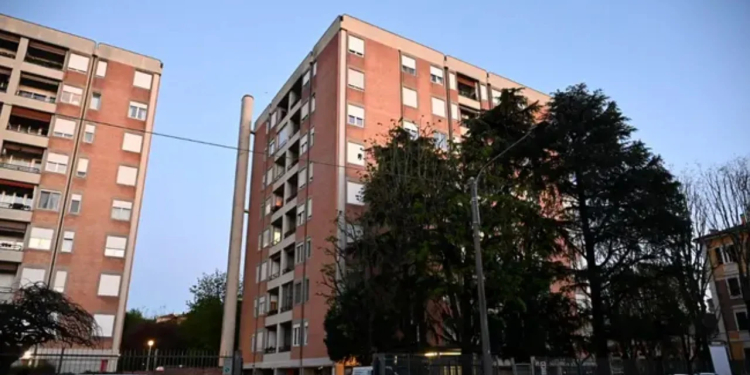 E rëndë: Një 12-vjeçar shqiptar humb jetën pasi rrëzohet nga dritarja e një ndërtese në Itali
