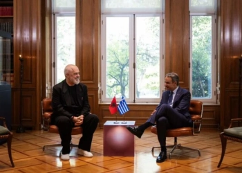 “Ndjesë se nuk jam veshur aq zyrtar sa ti”, batuta mes Ramës dhe Mitsotakis: Ne na pëlqen si vishesh, je kreativ