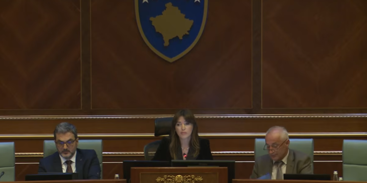 Sot në orën 20:30 seancë e jashtëzakonshme për zgjedhjen e Presidentit; këta janë dy kandidatë