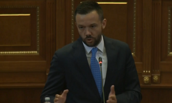 Tahiri: Qeveria po tenton të ndërtojë agjendë fushate, asnjëra nga propozimet për projektligje të VV’së s’janë urgjente