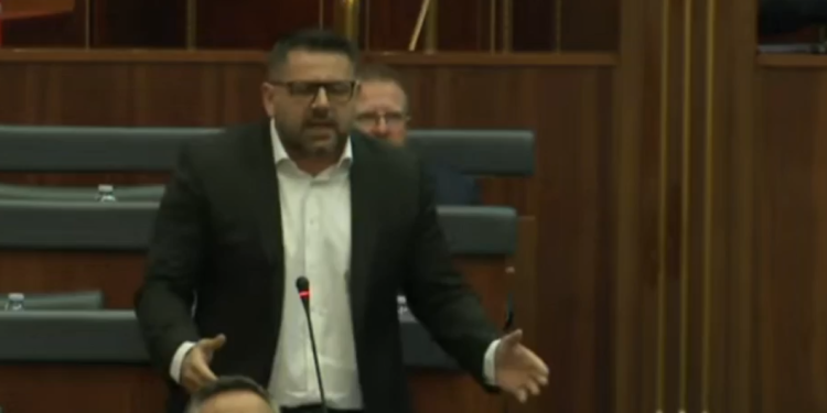 Bekë Berisha “i mbyll derën” Vjosa Osmanit: Me ditë që flaka i del, nuk ka votë prej meje