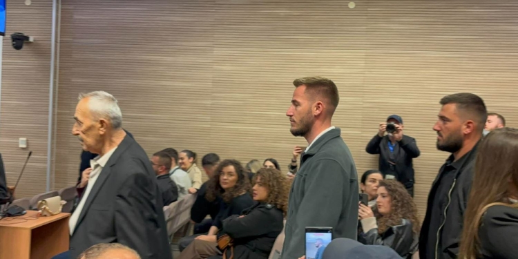 Familjarët e Liridona Ademajt të pranishëm në sallën e gjyqit, pas pak vendimi i gjykatës