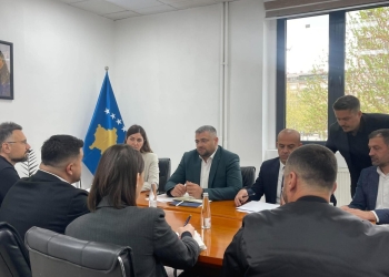 Humbjet e jetëve në vendin e punës, Hoti takohet me Shoqatën e Ndërtimit në Kosovë