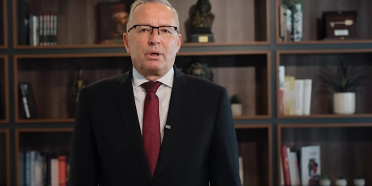 Hamza i përgjigjet Kurtit: Ndryshove formën e manipulimit, të mungon vullneti për të qeverisur me përgjegjësi