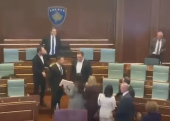 “Mu kthye mos u bo kastravec ktu …”, Besian Mustafa reagon për përplasjen me Egzon Azemin