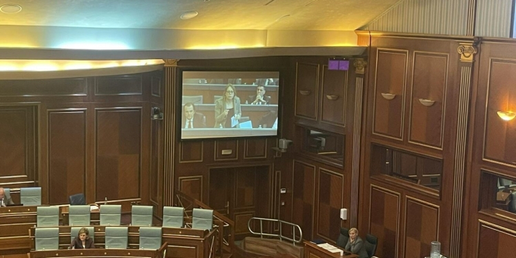 Bajrami ‘çmonton’ Mimoza Kusari-Lilën: Ju po e konfirmoni se s’keni mekanizëm për kontrollin e tregtarëve