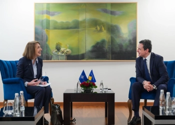 Kurti takon zyrtaren e NATO-s, diskutojnë për forcimin e kapaciteteve të FSK-së