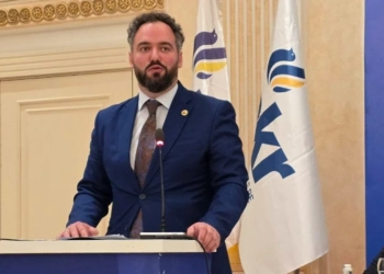 Emir Abrashi zgjidhet kryetar i ri i AKR-së, Behgjet Pacolli emërohet President Emeritus