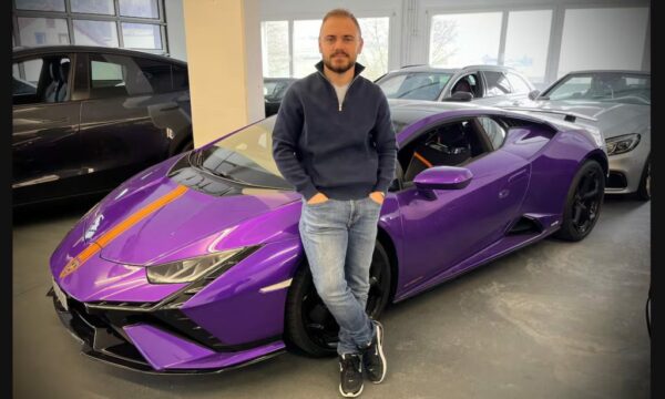 Hajnat ia vjedhin Porschen e 200 mijë eurove, pronari shqiptar i sallonit në Zvicër e sheh ngjarjen “live” në kamera