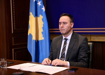 Konjufca: Kosova dënon sulmet e Iranit dhe mbështet thirrjet për rihapjen e Ngushticës së Hormuzit