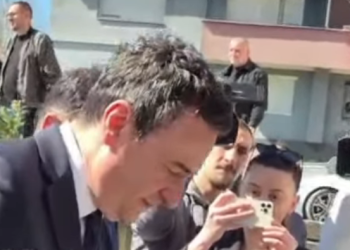 Kryeministri Kurti arrin në veri