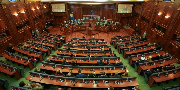 Në mungesë kuorumi, shtyhet votimi i rezolutës së LDK-së për çmimin e naftës