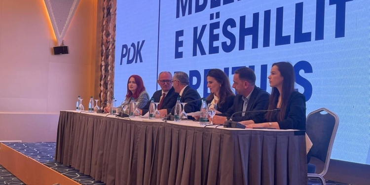 Ditët e fundit për Presidentin, nis mbledhja e PDK’së – Kurti paradite njoftoi se i ka shkruar Hamzës