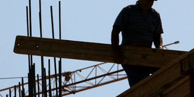 Një punëtor vdiq dhe tjetri u lëndua pasi u goditën nga dërrasat – si ndodhi rasti në Strellc të Ulët?