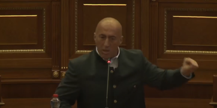 Seanca për energjinë, Haradinaj godet Kurtin: Kryehajni i energjisë e Dejona kryehajnesha