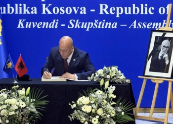 Haradinaj shkruan në Librin e Zisë për Rexhep Qosjen