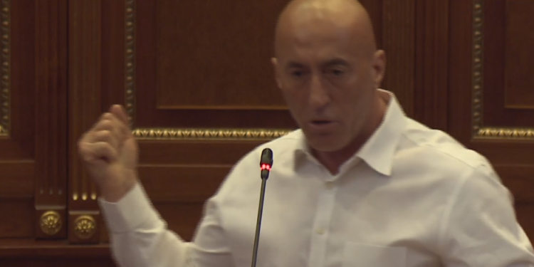 “Erdhi mashtruesi, ke ushqyer zagarë…”, Albulena Haxhiu ia ndërpret fjalën Ramush Haradinajt
